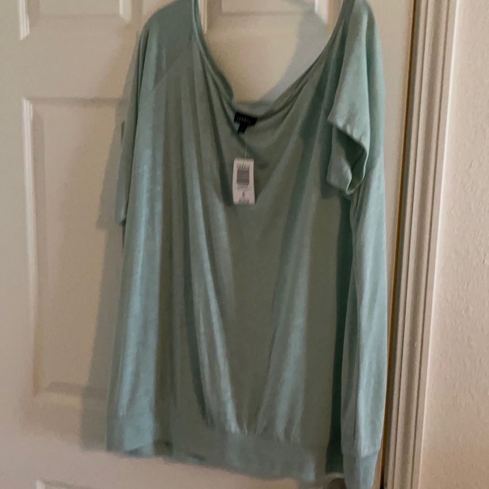 NWT sz 4 torrid Harbor Gray top